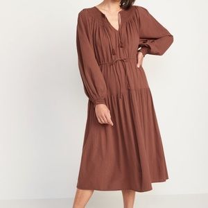 Old Navy Waist-Defined Crinkle-Textured Long-Sleeve Midi Dress